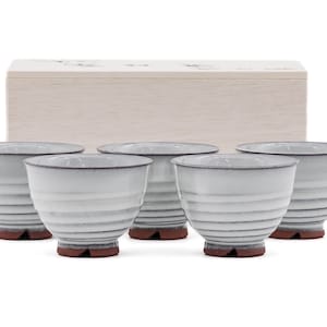Japanische Teetassen - 150ml Tsubakihide Kiln - Holzkiste 5er Set Weiß Spirale