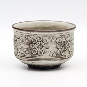 Japanische Teetasse - 伊藤典哲 Itō Noriaka - Floral Kohiki Mishima Yunomi - 150ml