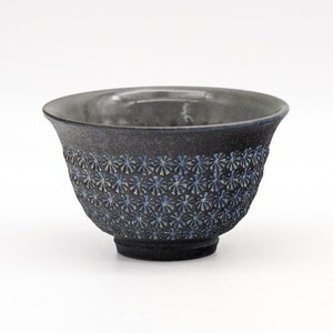 Japanese Teacup - 井栗敏也 Igura Toshiya - Blue Floral Kiyomizu Yunomi - 100ml