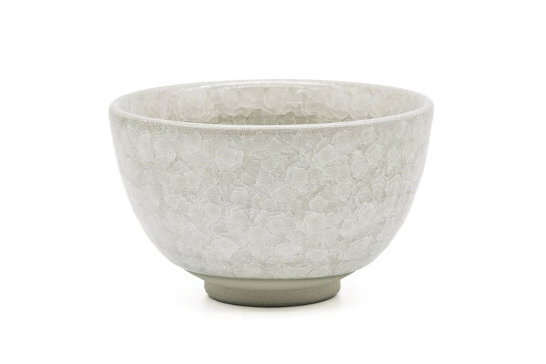 Japanese Matcha Bowl - Okayama Junzō - Grey-White Celadon Snowflake Glazed Chawan - Thumbnail 4