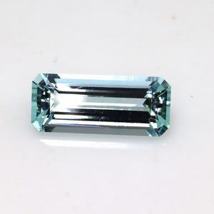 13.6x5.8 mm AQUAMARINE Baguette Gemstone, Greenish Blue Shade, 2.7 cts, Long Stone For Necklace, Step Cut Sleek Stone, AAA Brazilian