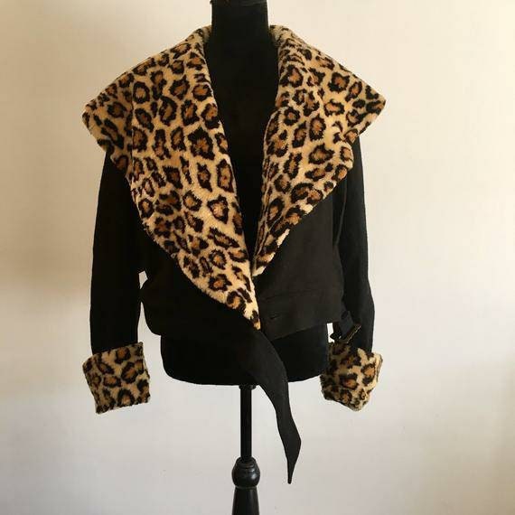 Cropped wool 80s jacket with Leopard print faux fu