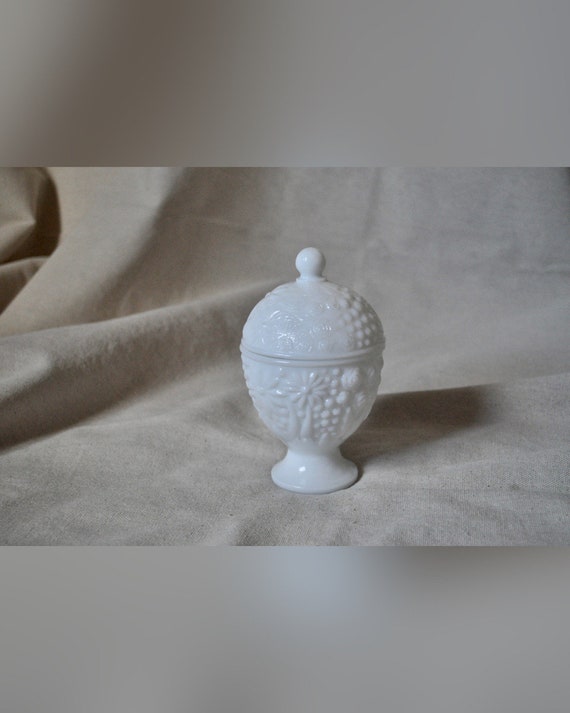 Vintage Avon White Milk Glass Dish - image 3