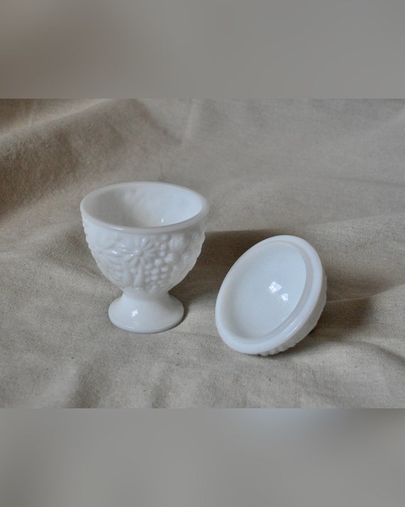 Vintage Avon White Milk Glass Dish - image 4