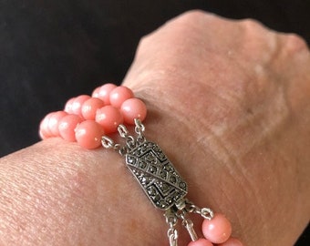 Elegant ART DECO Angel Skin coral and sterling bracelet (circa 1910)