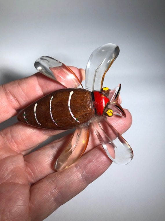 Lovely Vintage Clear LUCITE and WOOD BEE Pin (Cir… - image 2