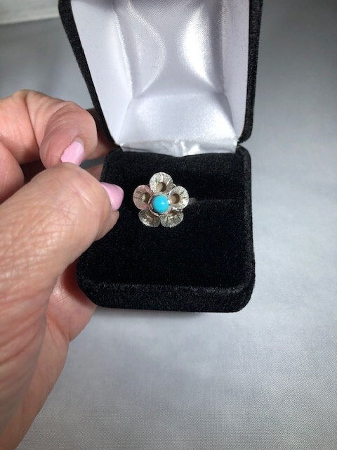 Gorgeous Vintage 1960 Sterling Silver Flower RING