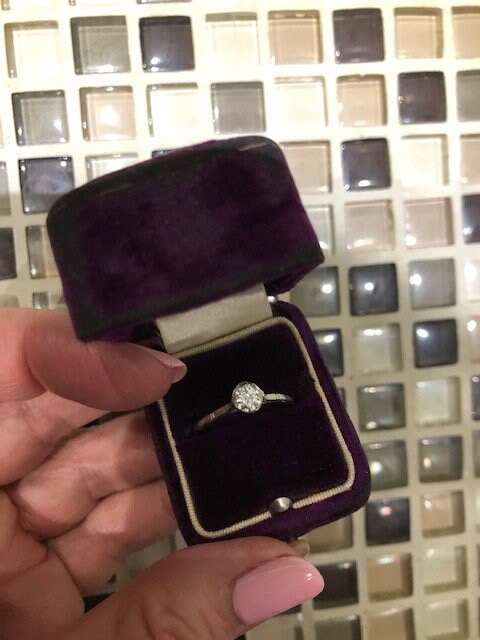 Magnificient PLATINUM and DIAMOND Half a carat SOLITAIRE Engagement  Ring with certificate of appraisal  (circa 1920)