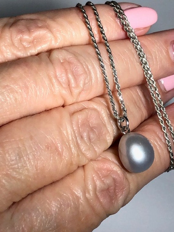 Magnificent Vintage Baroque Pearl on a Delicate S… - image 1