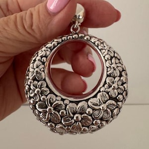 Vintage 1990 Silver REPOUSSÉ Hoop EARRINGS - Flowers