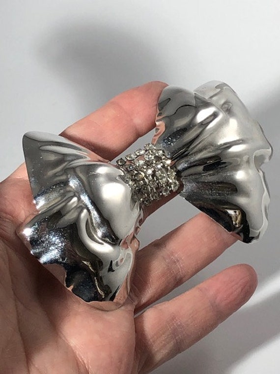 AUDREY HEPBURN Style Vintage BOW Brooch Costume Je