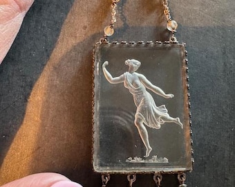 Magnificent Art Deco  INTAGLIO necklace (Circa 1910)