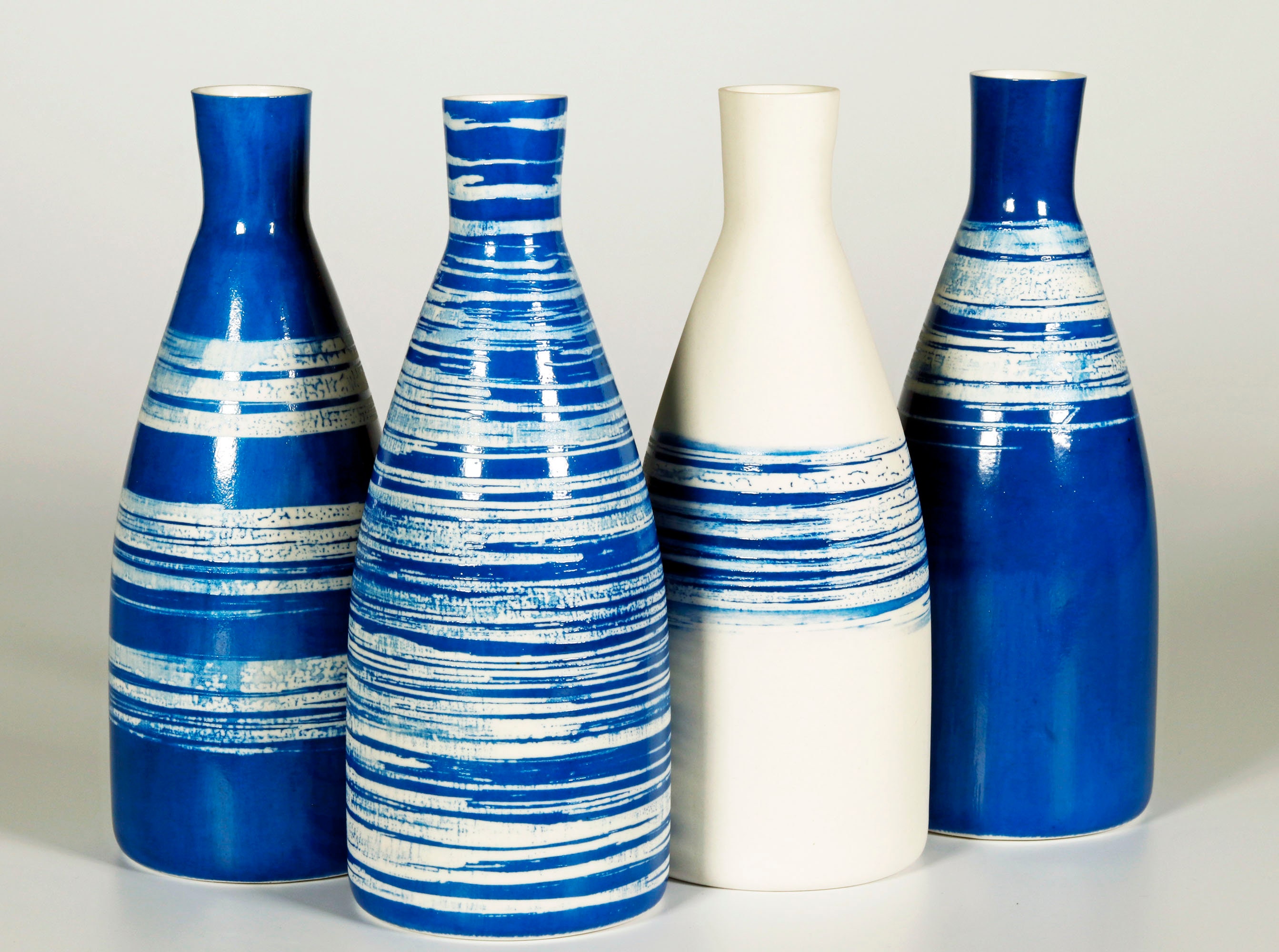 Petite Bouteille 300Ml/10Oz ou Vase Blanc et Bleu Cobalt en Porcelaine Utilitaire Décoratif