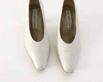 via spiga white pumps