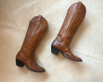 Vintage Nocona Cowboy Boots: Women's Leather Western Wear, Size 5.5