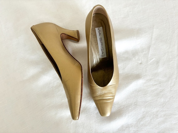 Y2K Gold Metallic Pumps: Via Spiga Leather Office Shoes - Size 8B