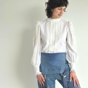 vintage white cotton and lace top - romantic boho fashion - lace long sleeve  - edwardian style - high victorian lace neck