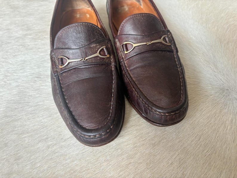 vintage men’s leather slip on loafers with gold horsebit ferragamo size 8 bild 3