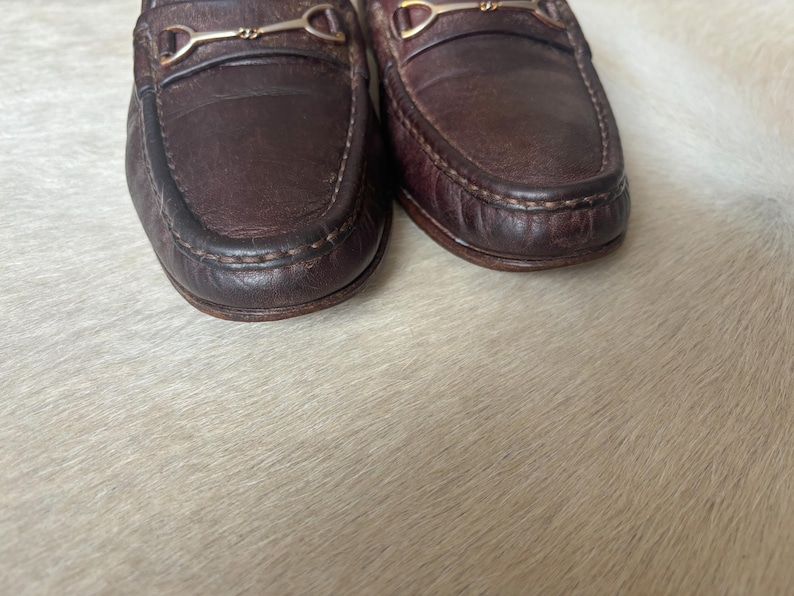 vintage men’s leather slip on loafers with gold horsebit ferragamo size 8 bild 4