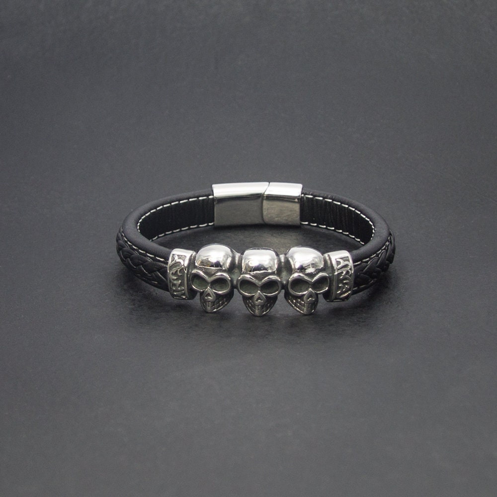 JewelryWe Herren Lederarmband – Geflochten Mit Schädel-Anhänger, Schwarz/Silber, 20 Cm