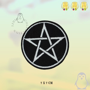 Peut inclure: Patch brodé noir et blanc avec une étoile à cinq branches dans un cercle. L'étoile est blanche et le cercle est noir. Le patch mesure 7 cm sur 7 cm.