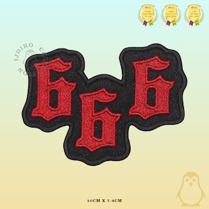 Puede incluir: Parche bordado rojo con el número 666 en una fuente gótica sobre un fondo negro. El parche mide 10 cm por 7,4 cm.