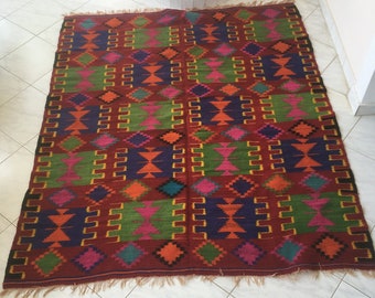 Big Traditional Greek Kilimi. Handmade Handwoven Rug for Floor. Vintage Boho Carpet Kilim from Greece. 183 X 152 cm (72 X 60 inches).