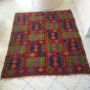 Big Traditional Greek Kilimi. Handmade Handwoven Rug for Floor. Vintage Boho Carpet Kilim from Greece. 183 X 152 cm (72 X 60 inches).