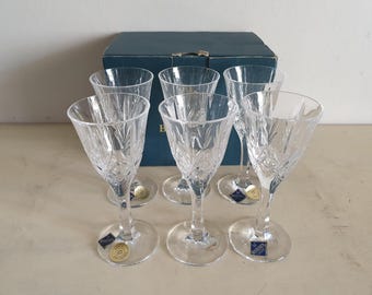 Juego de 6 copas de cristal de Bohemia para cordial o jerez con plomo, con estuche original, fabricadas en la República Checa, 24 % PbO, vintage de mediados del siglo XX.