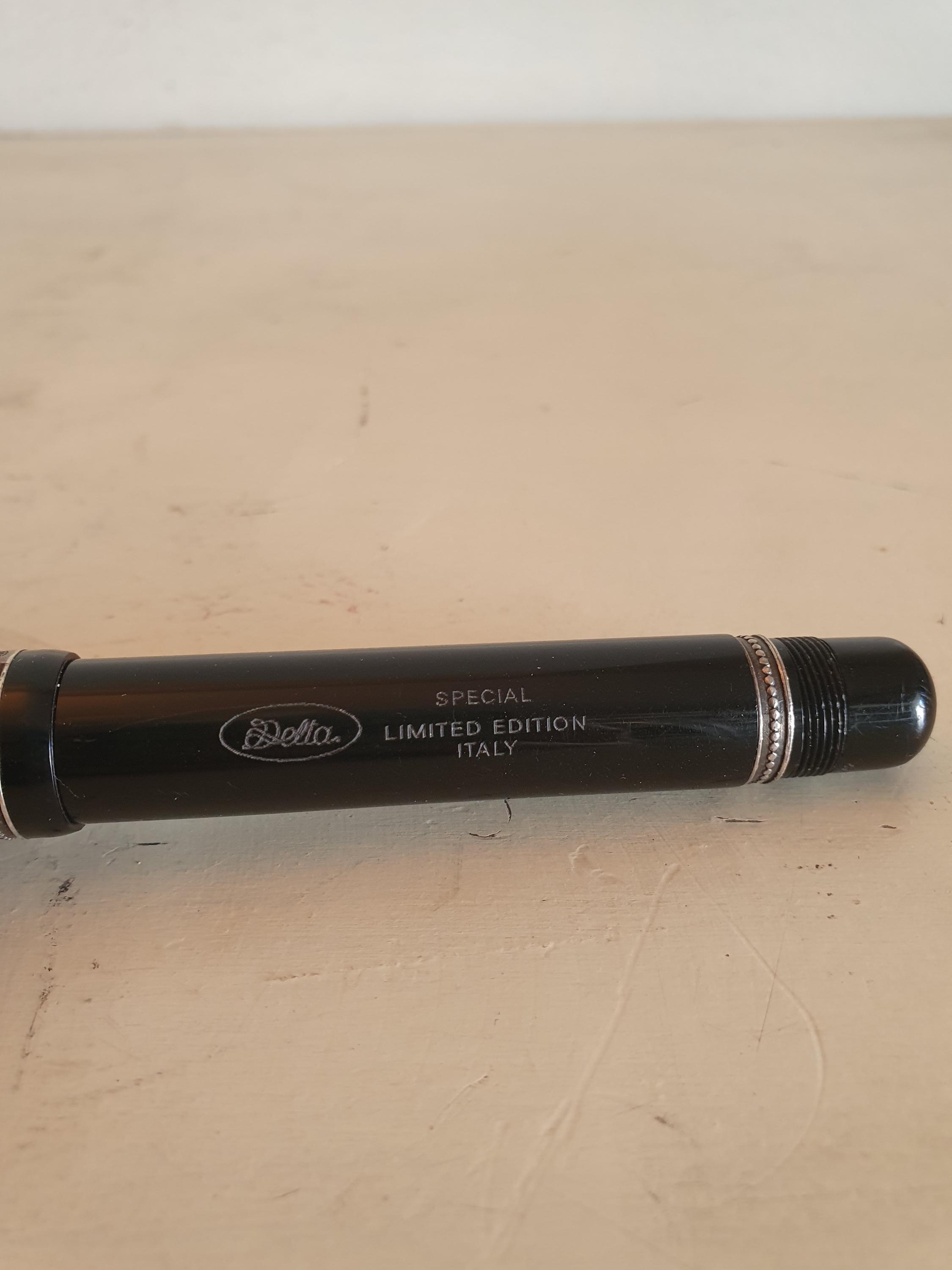 デルタ アイザック ニュートン スペシャル限定版 ブラック樹脂