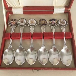Vintage Peninsula Australia Spoons. Coat of Arms Silver plated And Enamel Souvenir Spoons from 1950&#39;s. Set of 6 Dessert Spoons.
