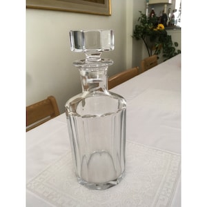 Baccarat Etch Signed Robust Decanter. Excellent unused condition Vintage French Crystal Carafe. Luxury Branded Whiskey, Liquor, Water Carafe