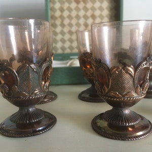 1940&#39;s Shot Glasses with Copper Holders. Set of 6 Vintage Small Glasses in their Original Case. Mid Century Liquor Glasses with Coasters.