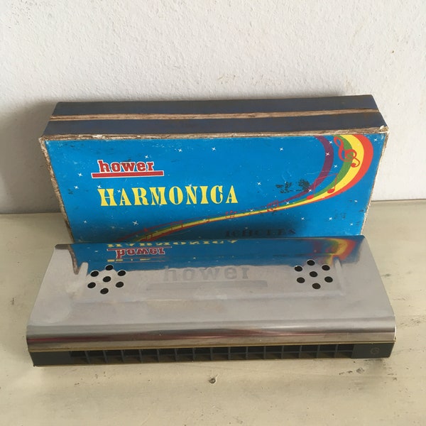 Hower 16 Holes Vintage Harmonica. 1960's Collectible Harmonica with it's Original Case. Double sided Metal Harmonica in Keys of C and G.