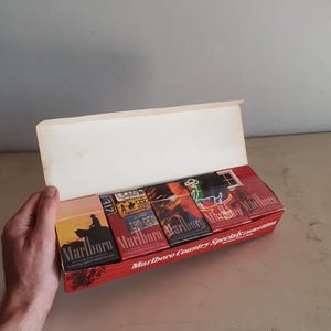 Marlboro Country Specials Empty Cigarette Packs Box Set of 10 Greece Edition 1990s, Decorative Collector Item in Great Condition.