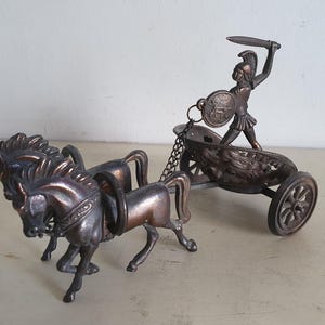 Vintage Bronze  Achilles on his Chariot Sculpture with Warrior and Horses, 1970&#39;s, 22cm, Rotating Wheels, 739g. Metal Handcrafted Figurines.