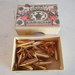 Antike D. Leonardt & Co Nr. 1462 Dip Pen Federn – Box mit 104 Gold Finish Federn in Original Birmingham Etui – Kalligraphie Feder-Set ca. um 1900