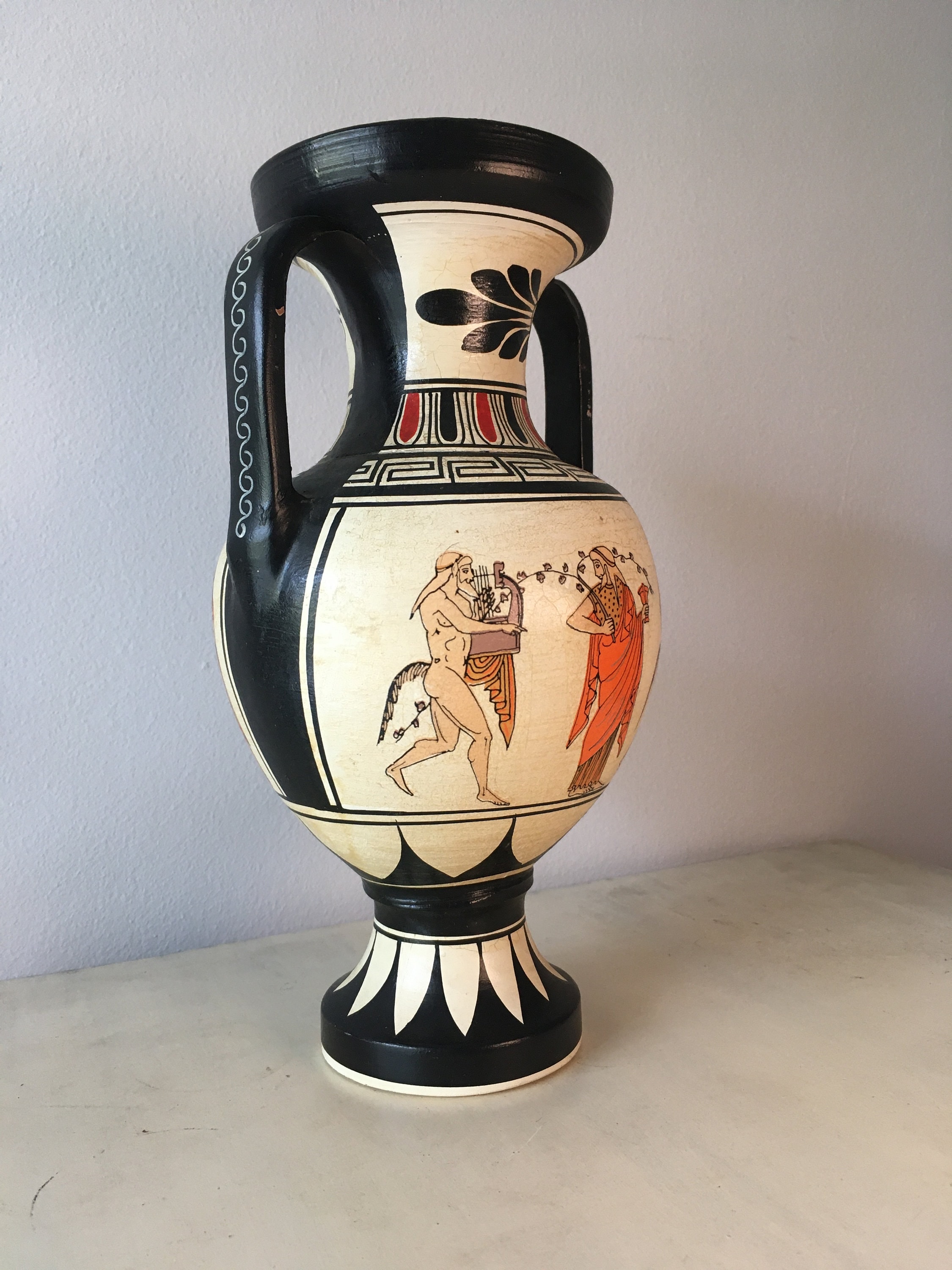ギリシア製　ヨーロッパ陶器　特価！ギリシア神話陶器の壺3個セット！国が認めた作品 古代ギリシャの陶器の絵付け壺（アンフォラ）。古風な手作りのレプリカ