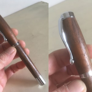 Signierter "M" Holzkugelschreiber. Vintage Zigarren Form Stift in ausgezeichnetem Vintage Zustand.