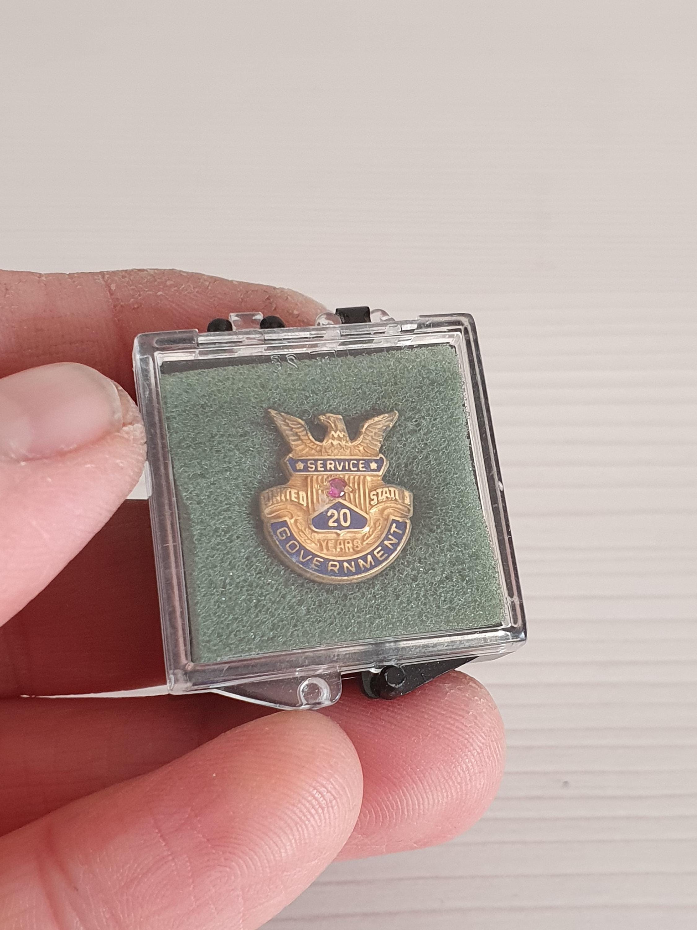 Vintage US Government Service Pin 20 Years Enamel Gold Filled Eagle ...
