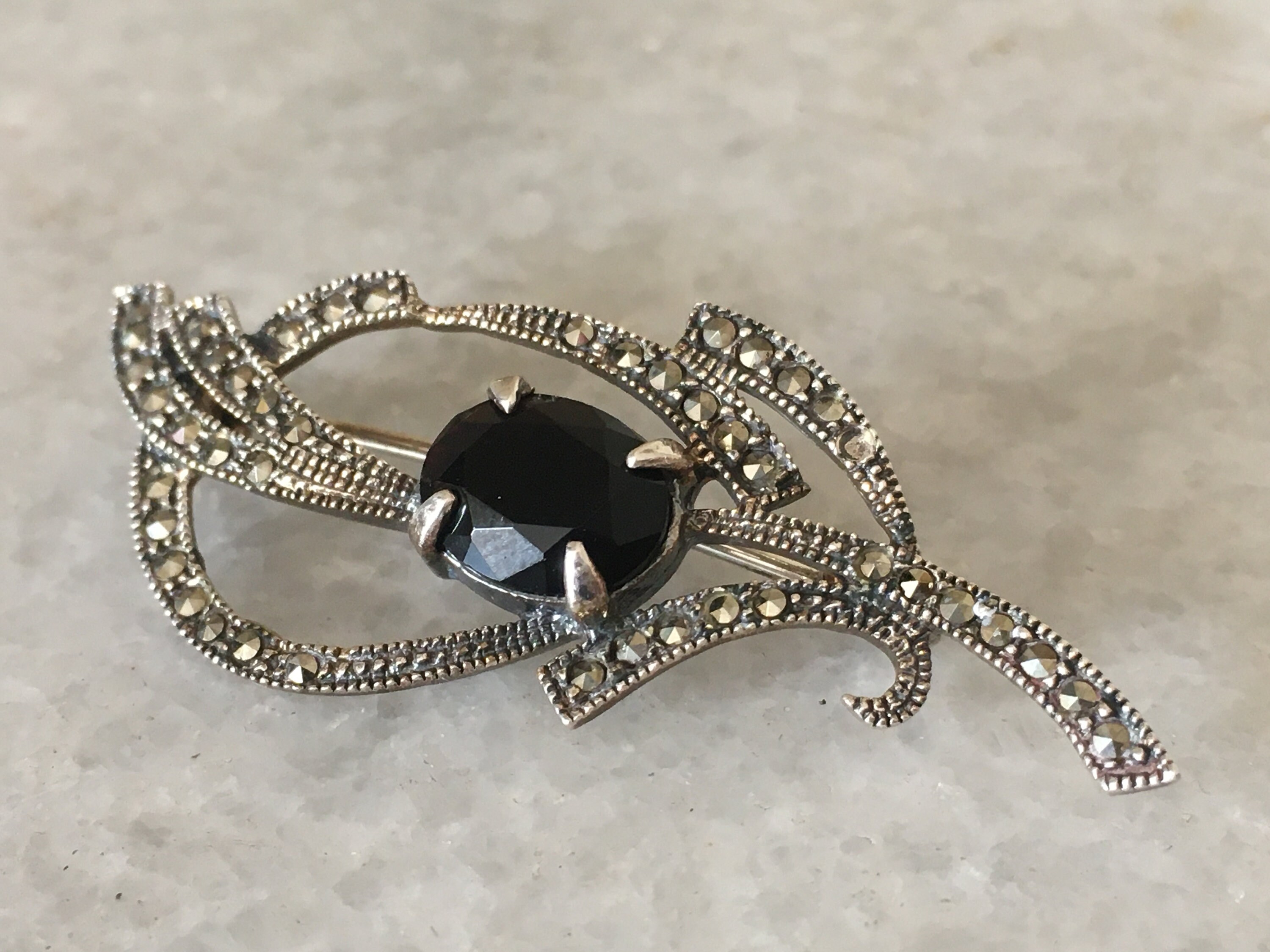 Vintage Silver Brooch for Ladies. Sterling Silver and Faceted Black Onyx Stone Brooch for Clothes or Bags.