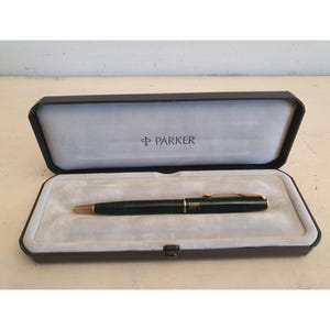 Vintage Parker Sonnet IIE-balpen groen lak gouden rand Frankrijk jaren 90 met etui, schrijfinstrument voor verzamelaars. Verzegelde inktcartridge.