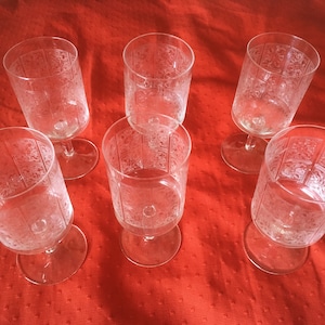 Set of 6 Vintage Crystal Glasses. Engraved Elegant Wine or Water Glasses. 15 cm tall.