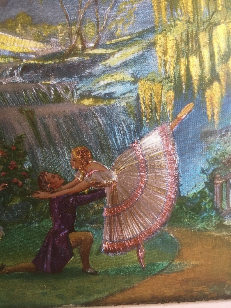 Op de afbeelding: Een schilderij van een ballerina in een roze en witte tutu, met een man die voor haar knielt. De achtergrond is een weelderig groen landschap met een waterval en een wilg.