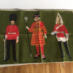 Vintage Fabric Queen&#39;s Guards British Monarchy Souvenir. Proper for Framing and Wall Hanging Embroidery Τablecloth Towel.
