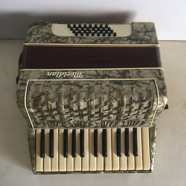 Meridian Piano Accordion, made in Germany. Vintage Accordion in Excellent Condition. Inscription label: Gebr. Fischer KG Swot I.Sa.
