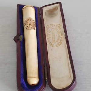 carved bone cigarette holder Vintage Ivory 3" Antique Bovine Bone Cigarette Holder