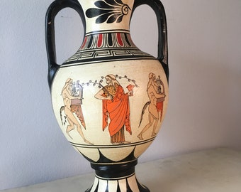 古代ギリシャの陶器の絵付け壺（アンフォラ）。古風な手作りのレプリカ