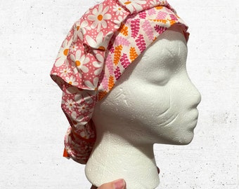 White Daisies Bouffant Scrub Cap