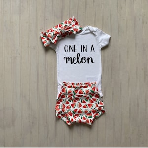 Watermelon girl outfit, Watermelon bummies, One in a melon onesie, Fruit baby outfit, Preemie summer girl outfit, Newborn girl summer outfit